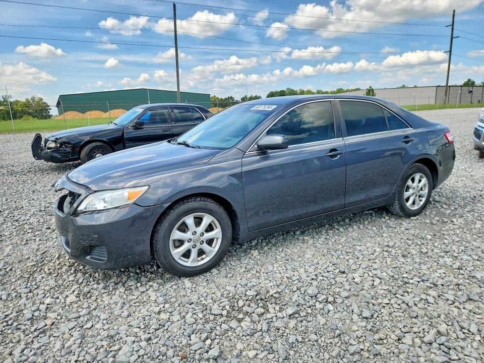 69175296 :رقم المزاد ، 4T1BF3EK7BU653273 vin ، 2011 Toyota Camry Le مزاد بيع