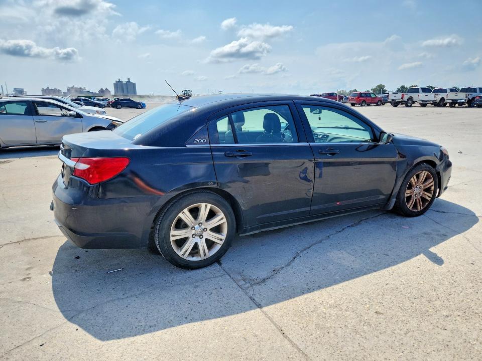 Продаж на аукціоні авто 2011 Chrysler 200, vin: 1C3BC1FG4BN615977, номер лоту: 69868336