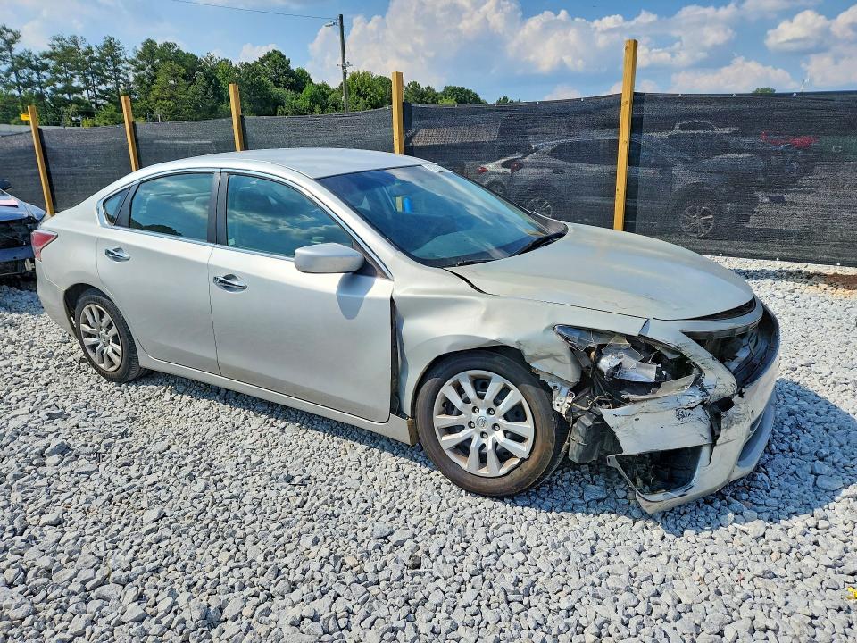 2015 Nissan Altima მანქანა იყიდება აუქციონზე, vin: 1N4AL3AP9FC273184, აუქციონის ნომერი: 67653846