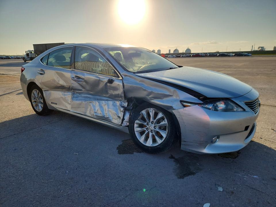 69140416 :رقم المزاد ، JTHBW1GG4D2016694 vin ، 2013 Lexus Es مزاد بيع