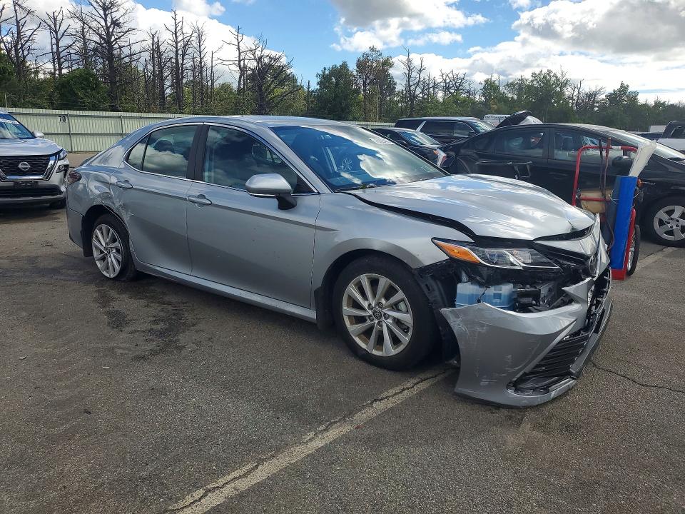 70829466 :رقم المزاد ، 4T1C11BK6RU114603 vin ، 2024 Toyota Camry مزاد بيع