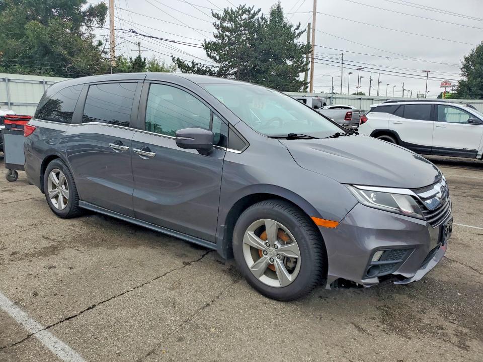 Продаж на аукціоні авто 2018 Honda Odyssey, vin: 5FNRL6H70JB073102, номер лоту: 69081386