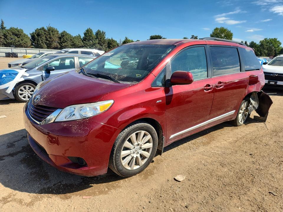 68654256 :رقم المزاد ، 5TDJZ3DC9HS146700 vin ، 2017 Toyota Sienna مزاد بيع