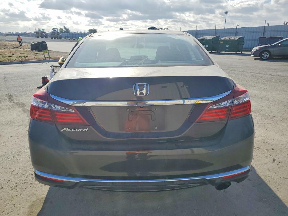 68917426 :رقم المزاد ، 1HGCR2F33GA010768 vin ، 2016 Honda Accord مزاد بيع