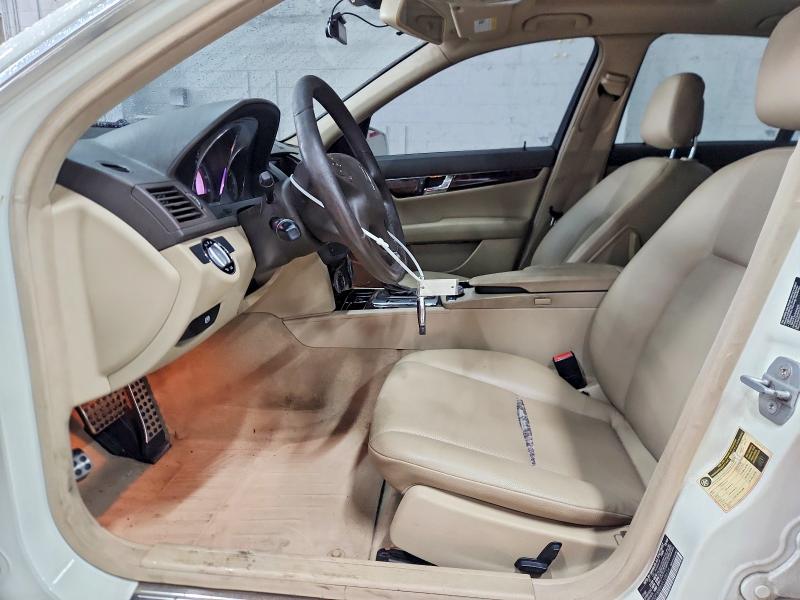 69975976 :رقم المزاد ، WDDGF8BB8AR108654 vin ، 2010 Mercedes-benz C مزاد بيع