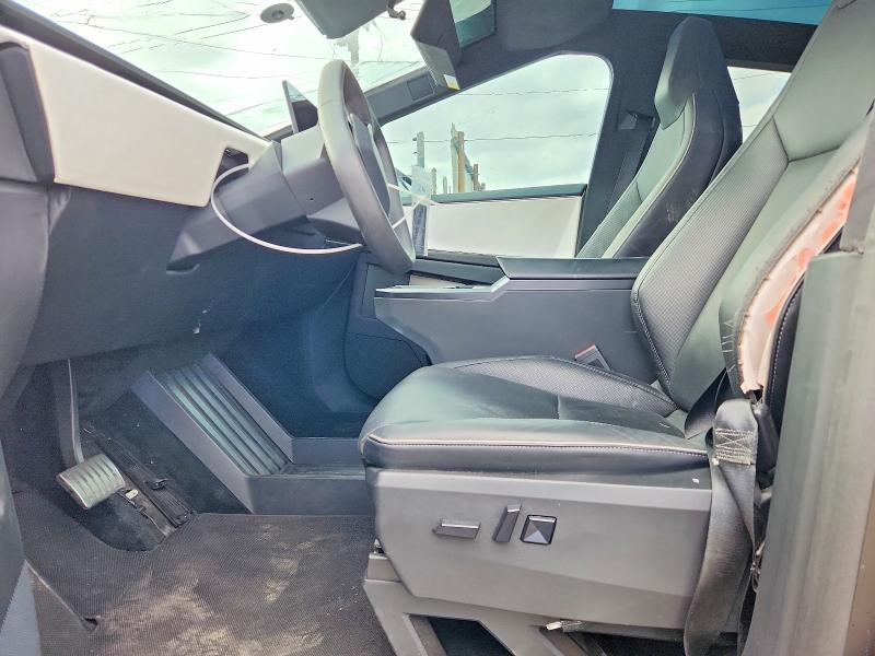69174746 :رقم المزاد ، 7G2CEHED8RA000054         vin ، 2024 Tesla Cybertruck مزاد بيع