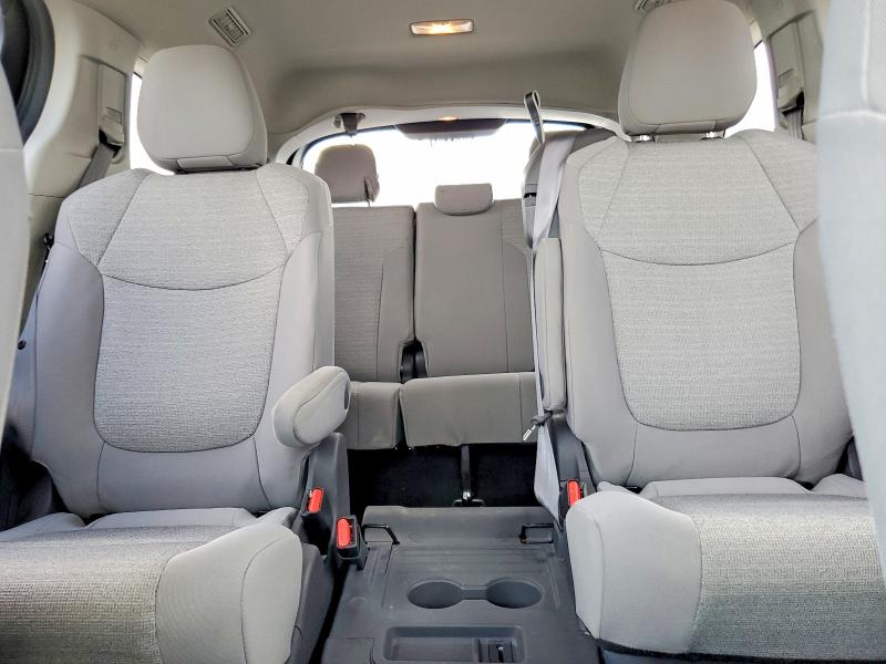 67635716 :رقم المزاد ، 5TDKRKEC2MS057042 vin ، 2021 Toyota Sienna مزاد بيع