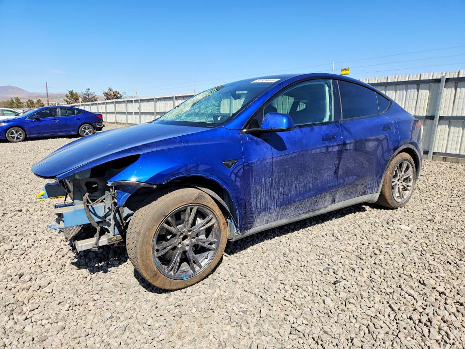 2025 Tesla Model Y მანქანა იყიდება აუქციონზე, vin: 7SAYGDEDXSF232565, აუქციონის ნომერი: 67924446