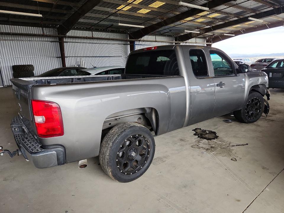 Auction sale of the 2007 Chevrolet Silverado, vin: 2GCEC19CX71621440, lot number: 69126256