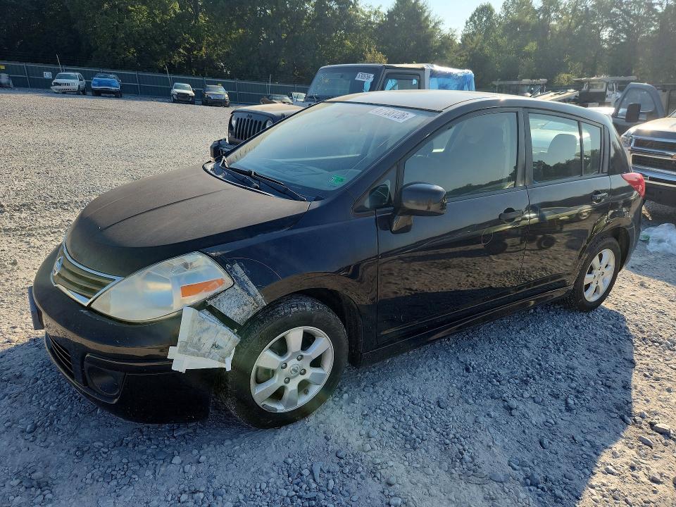 67138126 :رقم المزاد ، 3N1BC1CP0BL402656 vin ، 2011 Nissan Versa مزاد بيع