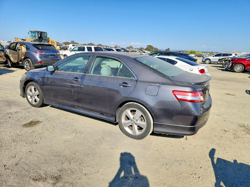 2011 Toyota Camry მანქანა იყიდება აუქციონზე, vin: 4T1BF3EK6BU640546, აუქციონის ნომერი: 69991746