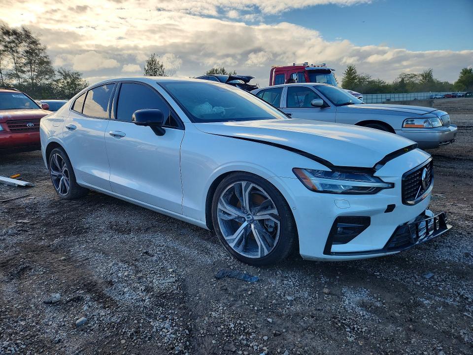 Продажа на аукционе авто 2024 Volvo S60, vin: 7JRL12TL4RG304997, номер лота: 70175136