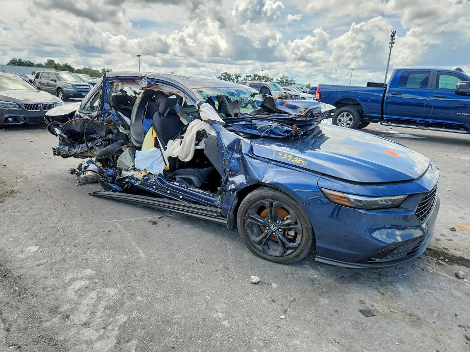 67860916 :رقم المزاد ، 1HGCY1F42SA041492 vin ، 2025 Honda Accord مزاد بيع