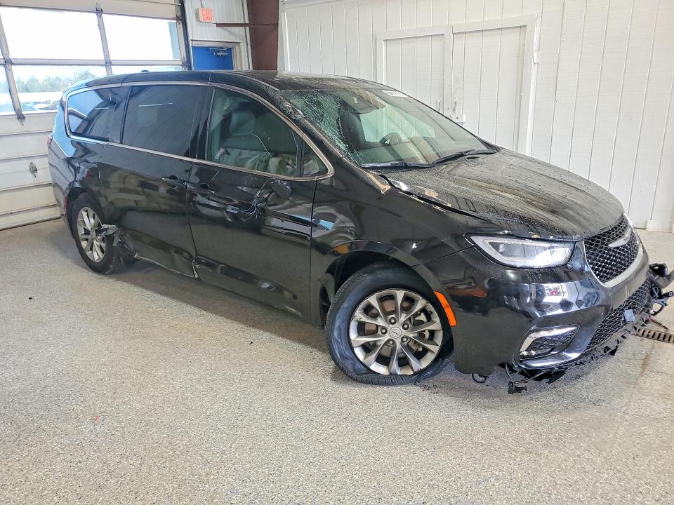 Продажа на аукционе авто 2026 Chrysler Pacifica, vin: 2C4RC1GG5TR200180, номер лота: 71205636