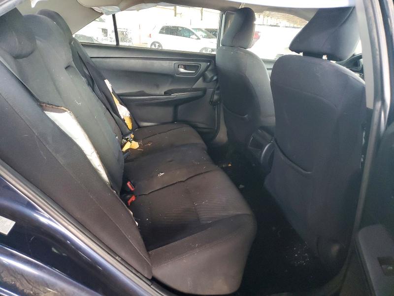 71054336 :رقم المزاد ، 4T1BF1FK0FU929799 vin ، 2015 Toyota Camry مزاد بيع