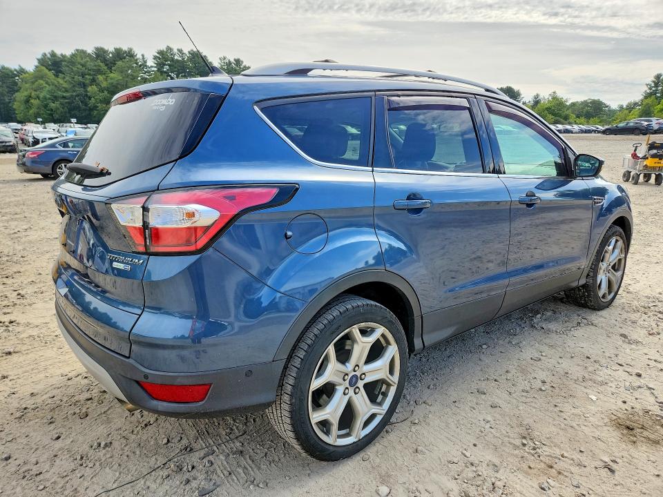 Продажа на аукционе авто 2018 Ford Escape, vin: 1FMCU9J95JUB92475, номер лота: 68548586