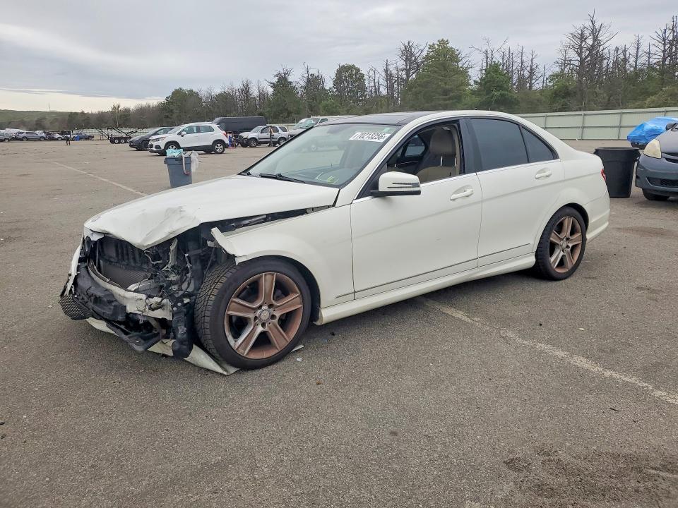 2011 Mercedes-benz C მანქანა იყიდება აუქციონზე, vin: WDDGF8BB4BR167508, აუქციონის ნომერი: 70213256