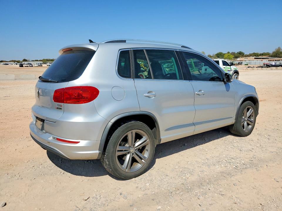 2017 Volkswagen Tiguan მანქანა იყიდება აუქციონზე, vin: WVGUV7AX4HK018357, აუქციონის ნომერი: 67872326
