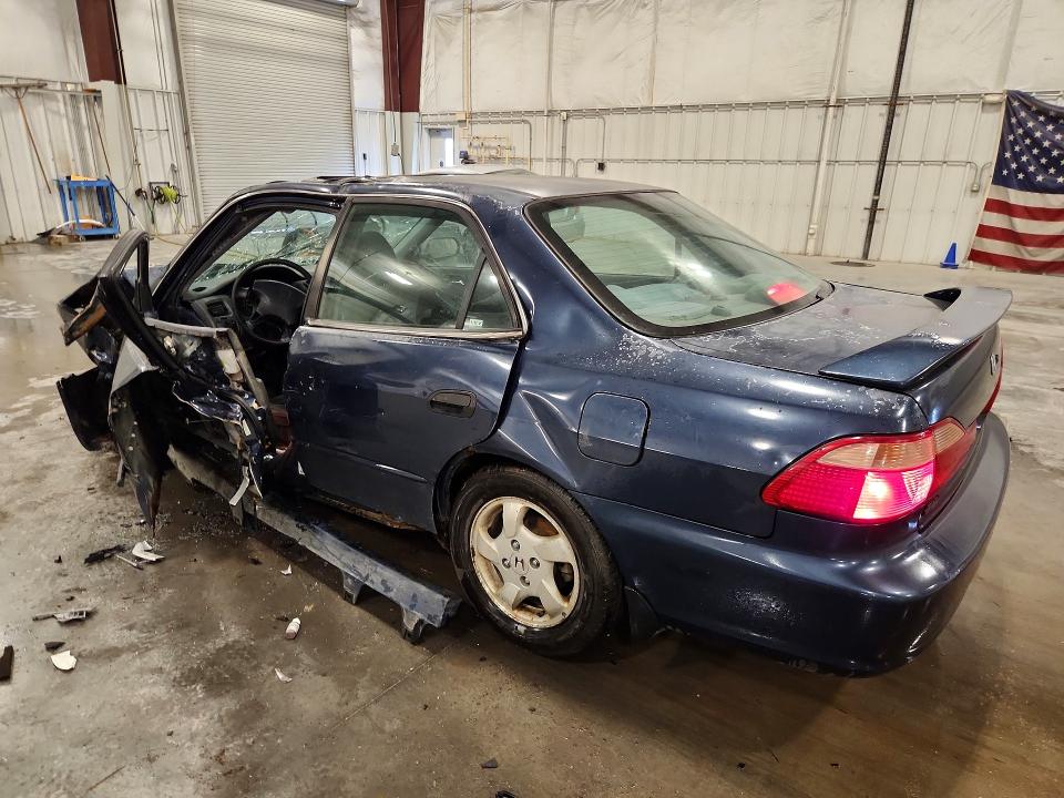 Продажа на аукционе авто 2000 Honda Accord, vin: 1HGCG5659YA087297, номер лота: 70677436