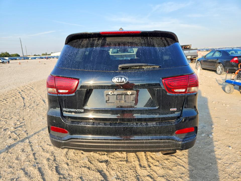 69647556 :رقم المزاد ، 5XYPG4A37KG568155 vin ، 2019 Kia Sorento مزاد بيع
