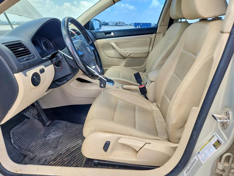 2010 Volkswagen Jetta მანქანა იყიდება აუქციონზე, vin: 3VWRX7AJXAM122430, აუქციონის ნომერი: 69114696