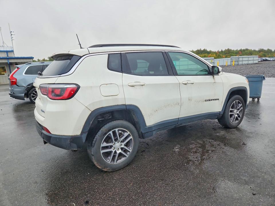 70339626 :رقم المزاد ، 3C4NJDBB6JT255748 vin ، 2018 Jeep Compass مزاد بيع