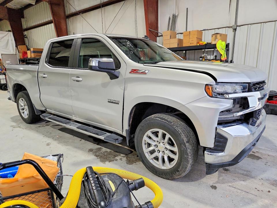 2020 Chevrolet Silverado მანქანა იყიდება აუქციონზე, vin: 3GCUYDED5LG415893, აუქციონის ნომერი: 67917256