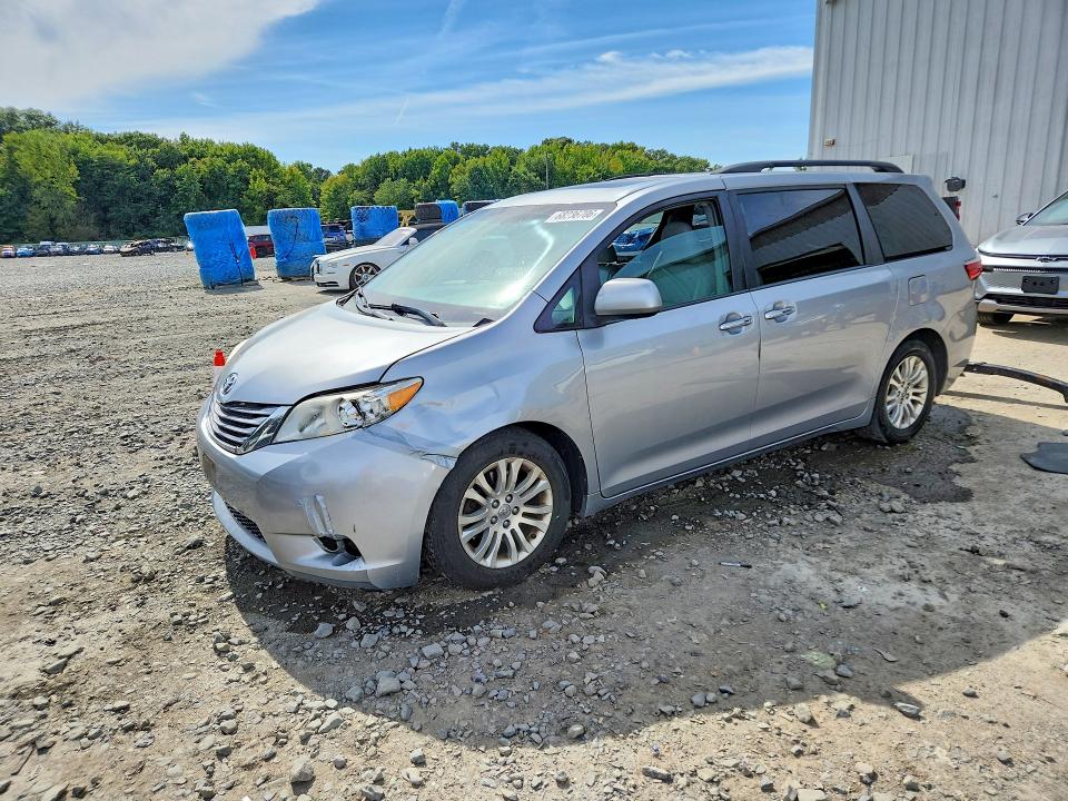 Продаж на аукціоні авто 2015 Toyota Sienna, vin: 5TDYK3DC3FS563844, номер лоту: 68236706