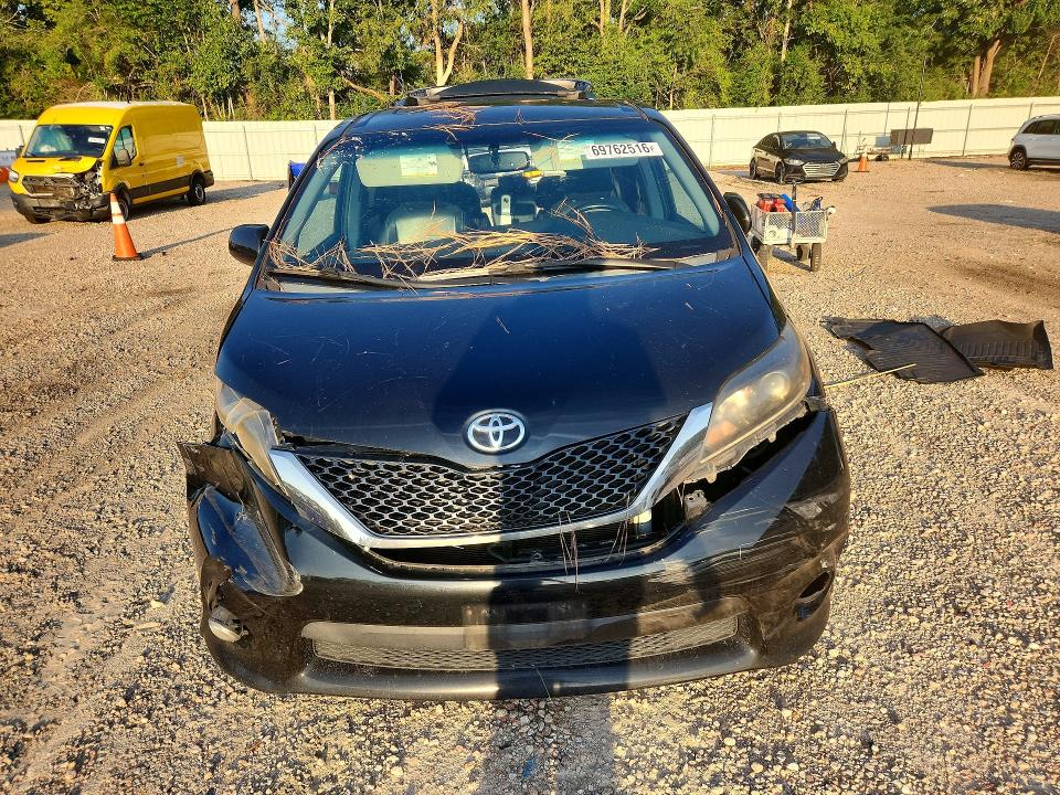 2015 Toyota Sienna მანქანა იყიდება აუქციონზე, vin: 5TDXK3DC4FS637834, აუქციონის ნომერი: 69762516