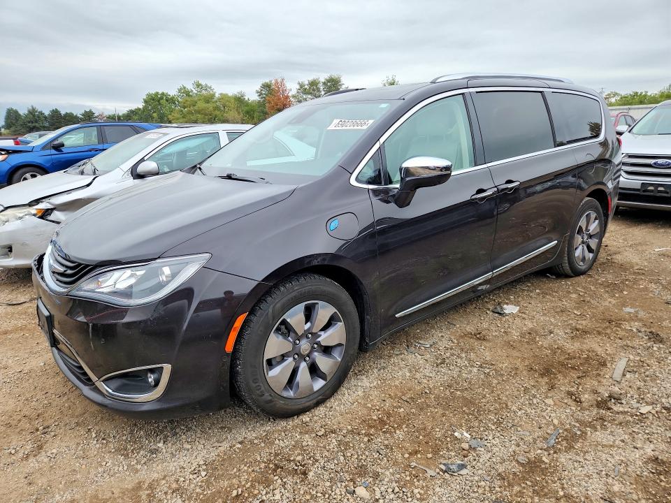 Продажа на аукционе авто 2018 Chrysler Pacifica, vin: 2C4RC1N79JR118260, номер лота: 69028666