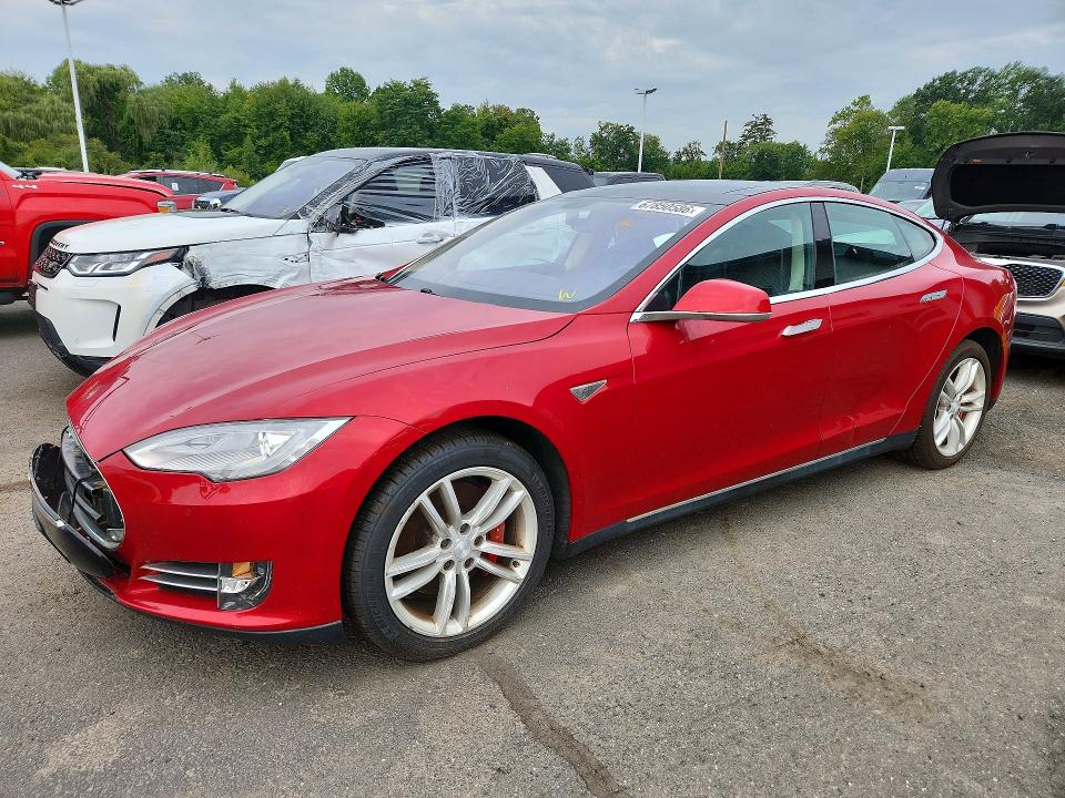 Auction sale of the 2014 Tesla Model S, vin: 5YJSA1H17EFP31803, lot number: 67850586