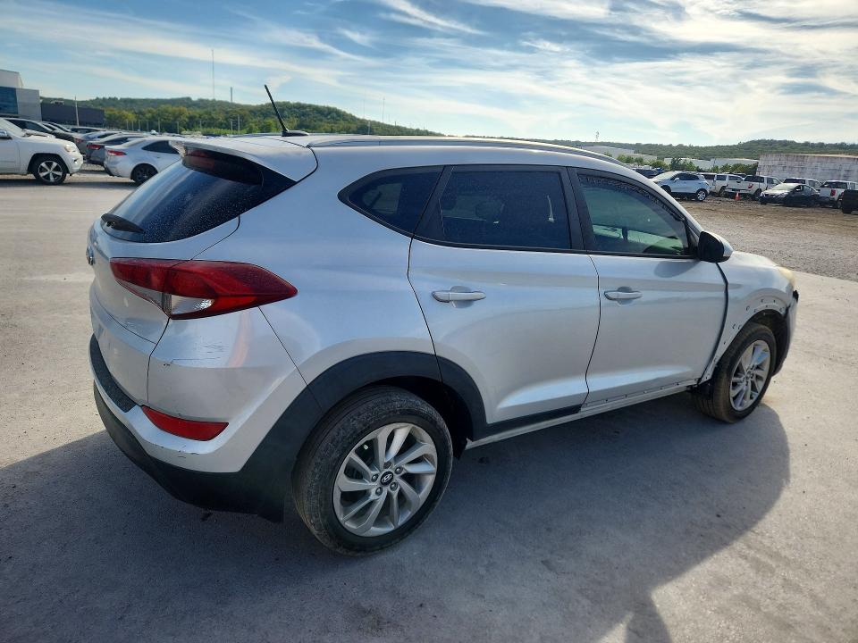 2016 Hyundai Tucson მანქანა იყიდება აუქციონზე, vin: KM8J33A42GU224271, აუქციონის ნომერი: 70416626
