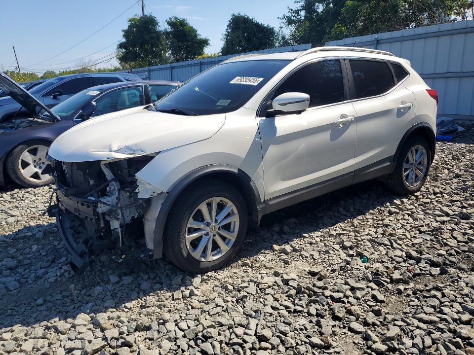 69235456 :رقم المزاد ، JN1BJ1CR8HW100865 vin ، 2017 Nissan Rogue Sport مزاد بيع