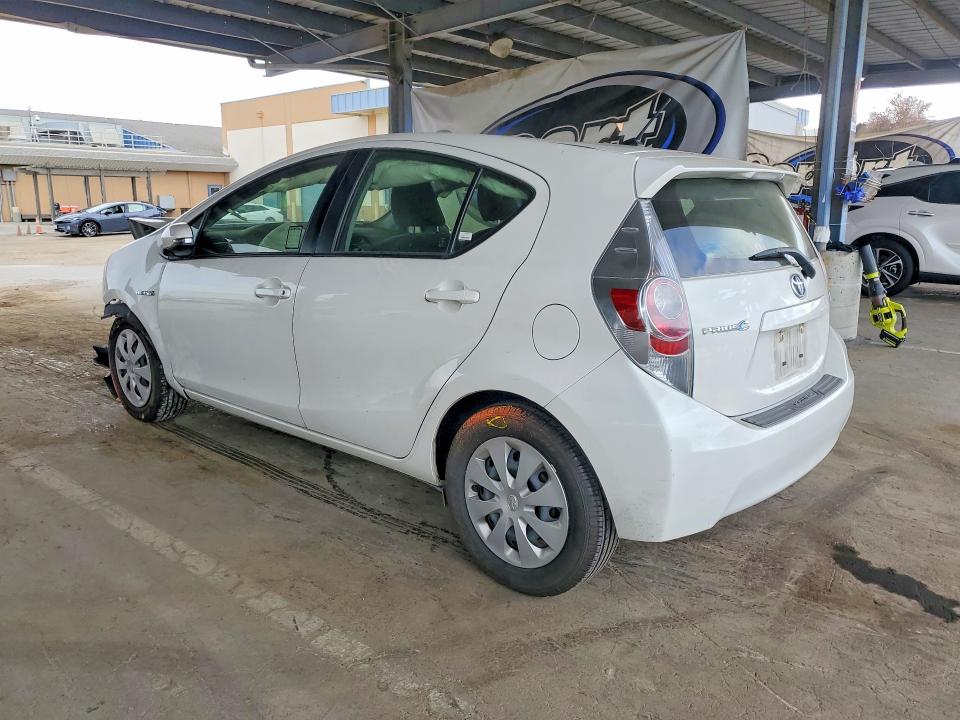 69224436 :رقم المزاد ، JTDKDTB33E1573904 vin ، 2014 Toyota Prius C مزاد بيع