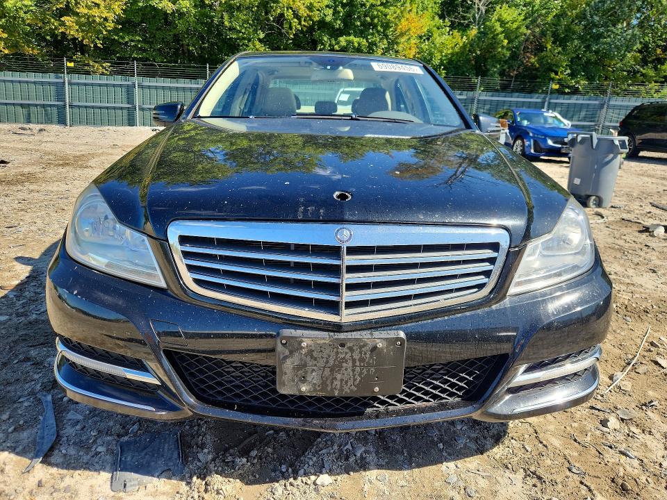 69089456 :رقم المزاد ، WDDGF4HB5CR216667         vin ، 2012 Mercedes-benz C مزاد بيع