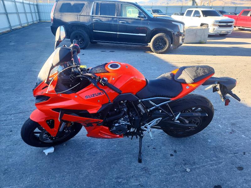 71050006 :رقم المزاد ، JS1EM13B4T7100931 vin ، 2026 Suzuki Gsx800 مزاد بيع