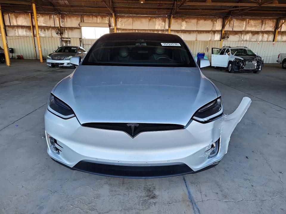 Продажа на аукционе авто 2017 Tesla Model X, vin: 5YJXCBE21HF035655, номер лота: 70724716