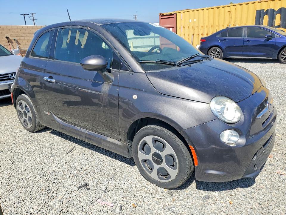 Продаж на аукціоні авто 2015 Fiat 500, vin: 3C3CFFGE2FT749771, номер лоту: 69435896