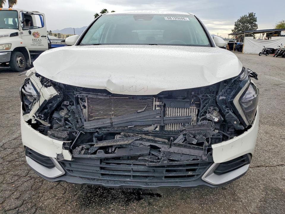 68195696 :رقم المزاد ، KNDPU3AG9P7060859 vin ، 2023 Kia Sportage مزاد بيع