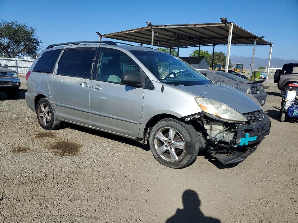 71073546 :رقم المزاد ، 5TDZK23C77S011880 vin ، 2007 Toyota Sienna مزاد بيع