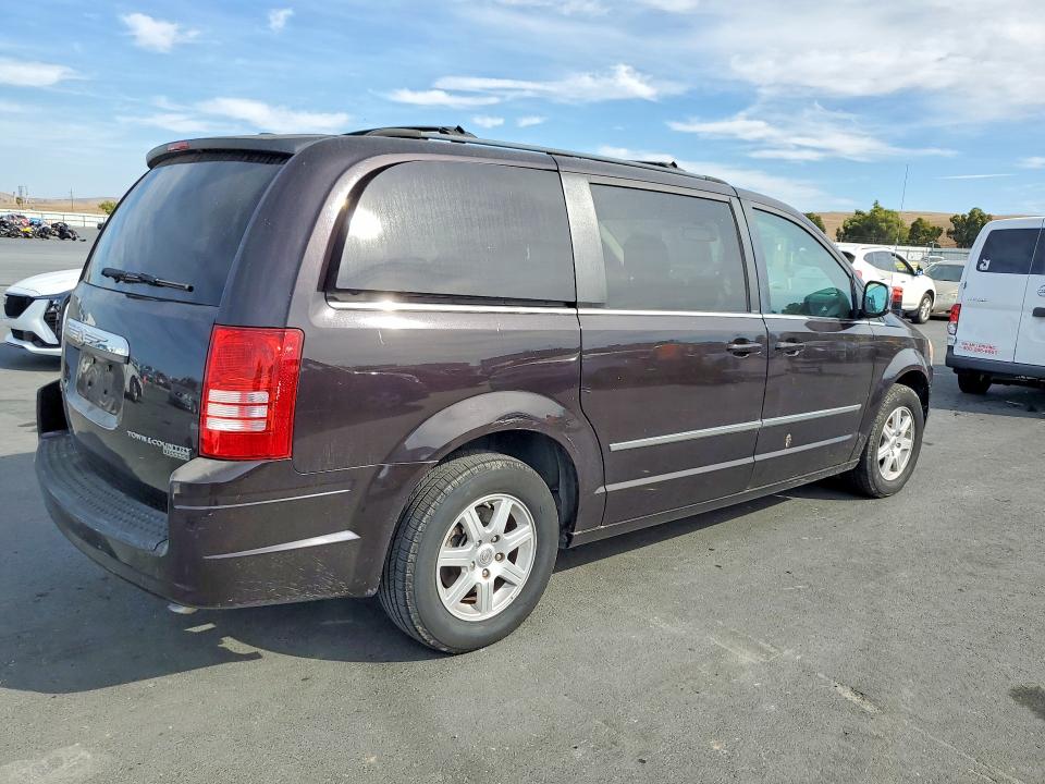70573726 :رقم المزاد ، 2A4RR8DX7AR366672 vin ، 2010 Chrysler Town & Country مزاد بيع
