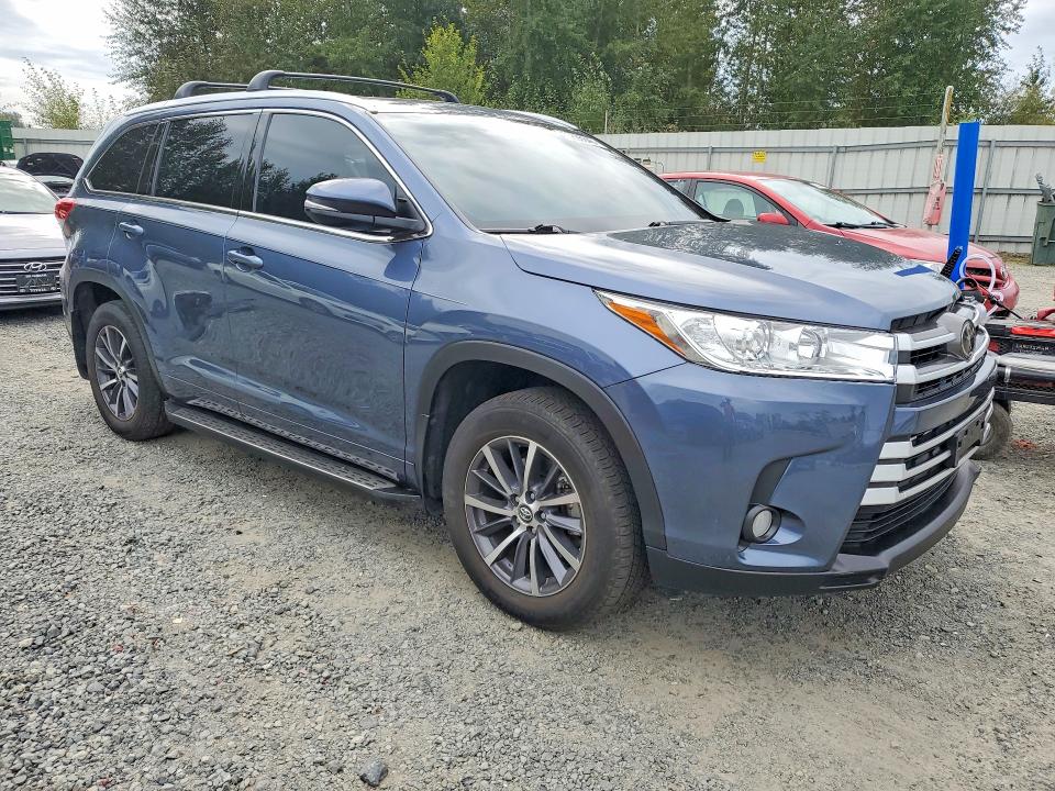 70635646 :رقم المزاد ، 5TDJZRFH3JS833379 vin ، 2018 Toyota Highlander مزاد بيع