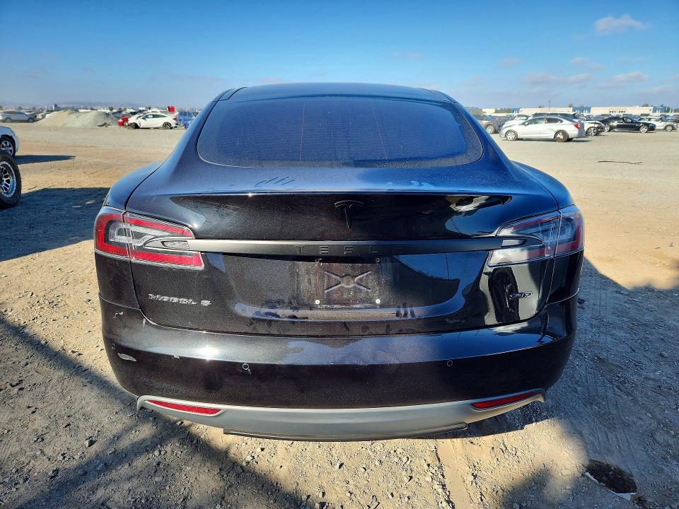 2015 Tesla Model S მანქანა იყიდება აუქციონზე, vin: 5YJSA1E22FF116431, აუქციონის ნომერი: 67470486