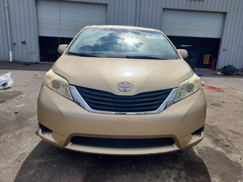 2011 Toyota Sienna მანქანა იყიდება აუქციონზე, vin: 5TDKK3DC0BS122222, აუქციონის ნომერი: 70513436