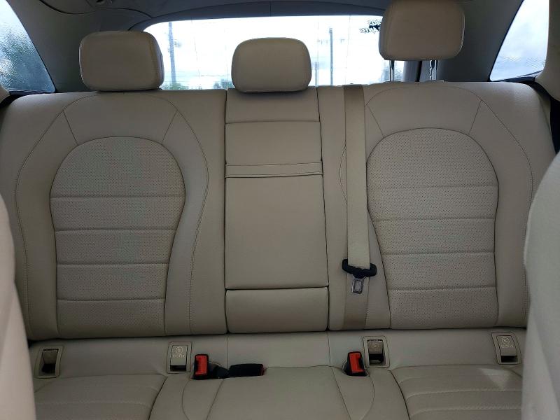 69004236 :رقم المزاد ، WDC0G4JB6HF190943 vin ، 2017 Mercedes-benz Glc مزاد بيع