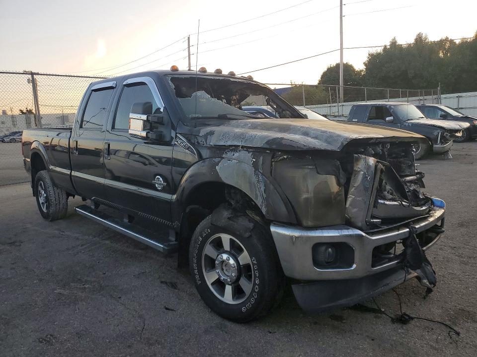 68371116 :رقم المزاد ، 1FT8W3BT4FED05250 vin ، 2015 Ford F350 مزاد بيع