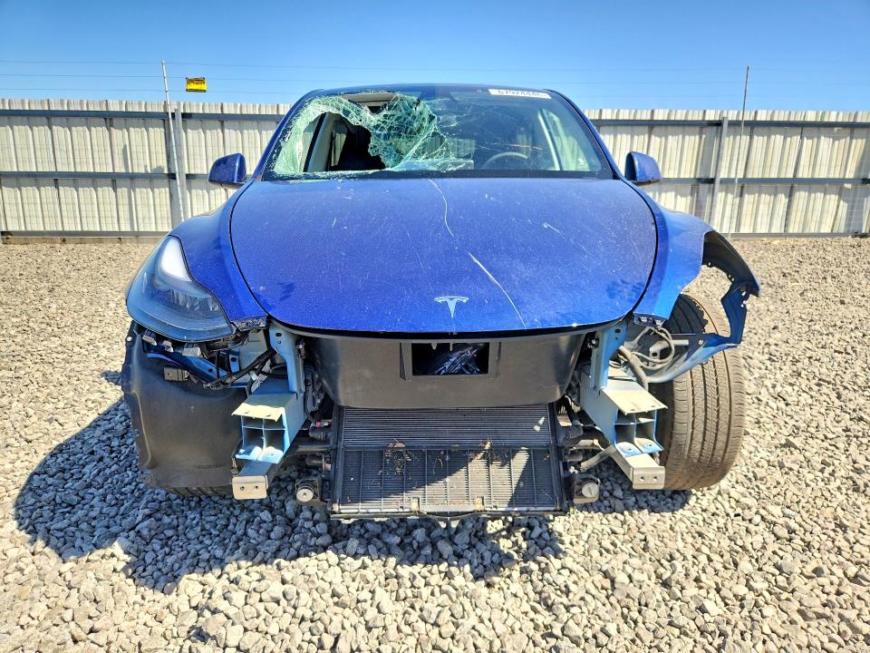 67924446 :رقم المزاد ، 7SAYGDEDXSF232565 vin ، 2025 Tesla Model Y مزاد بيع