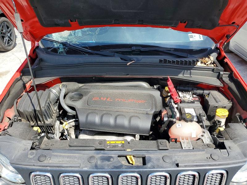 68735956 :رقم المزاد ، ZACCJBAB1JPJ37592         vin ، 2018 Jeep Renegade مزاد بيع