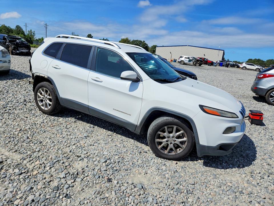 67141286 :رقم المزاد ، 1C4PJLCB0FW771073 vin ، 2015 Jeep Cherokee مزاد بيع