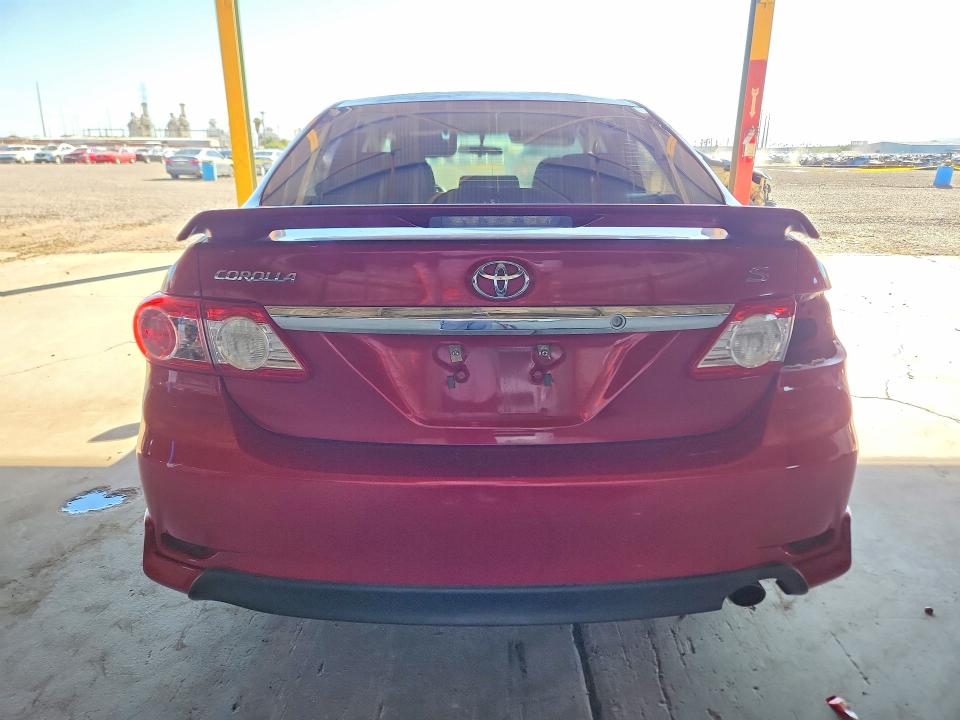 70471526 :رقم المزاد ، 5YFBU4EE6CP034527 vin ، 2012 Toyota Corolla مزاد بيع